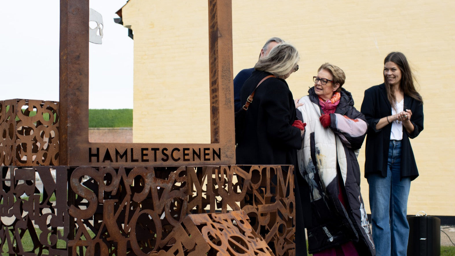 Sittingsuits × Hamlet Scenen: Art Meets Comfort at Kronborg