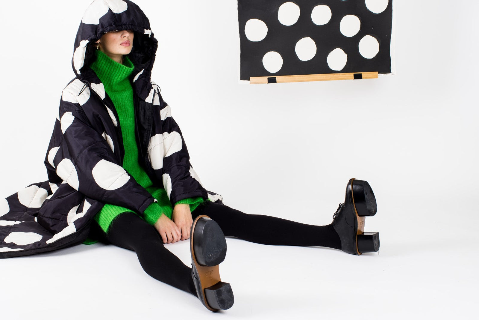 THE WEARABLE BLANKET THAT WILL CHANGE YOUR LIFE